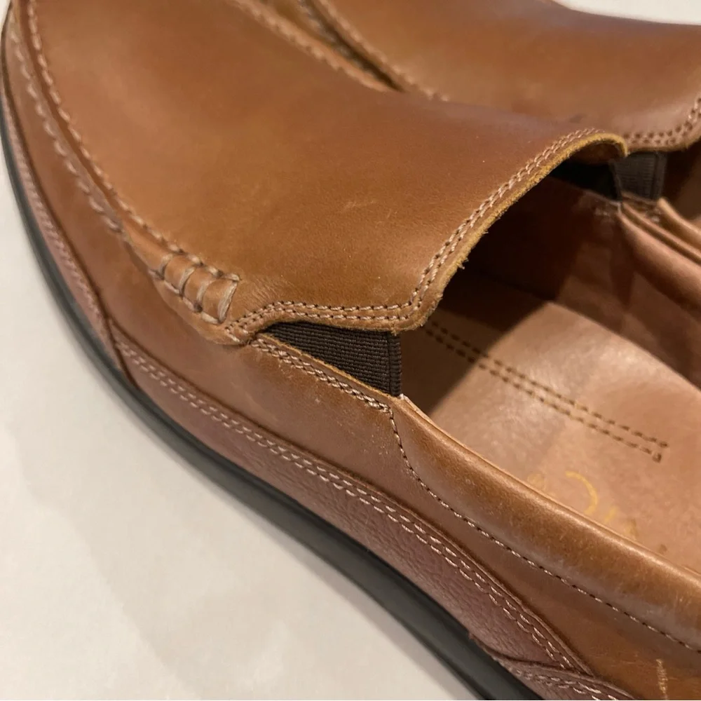 Vionic Preston men's slip-on loafers Size 8.5 Brown Expandable